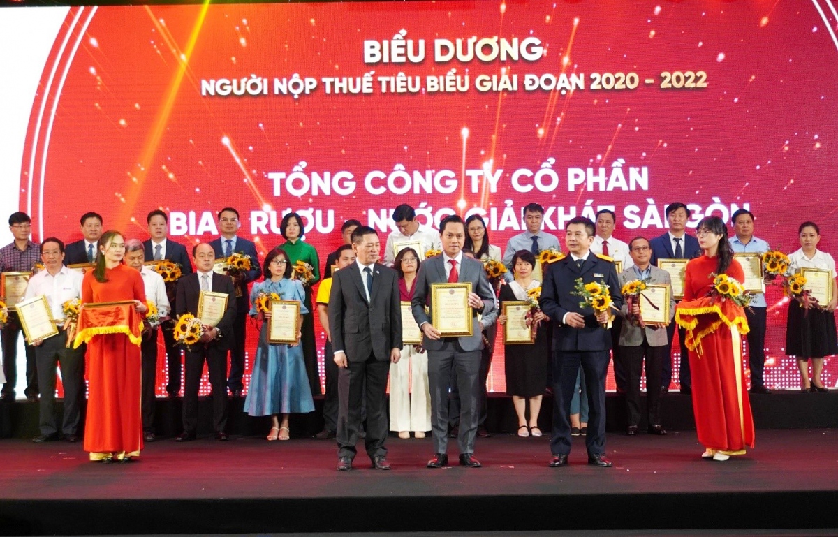 SABECO honoured as outstanding taxpayer in Vietnam for 2020-2022